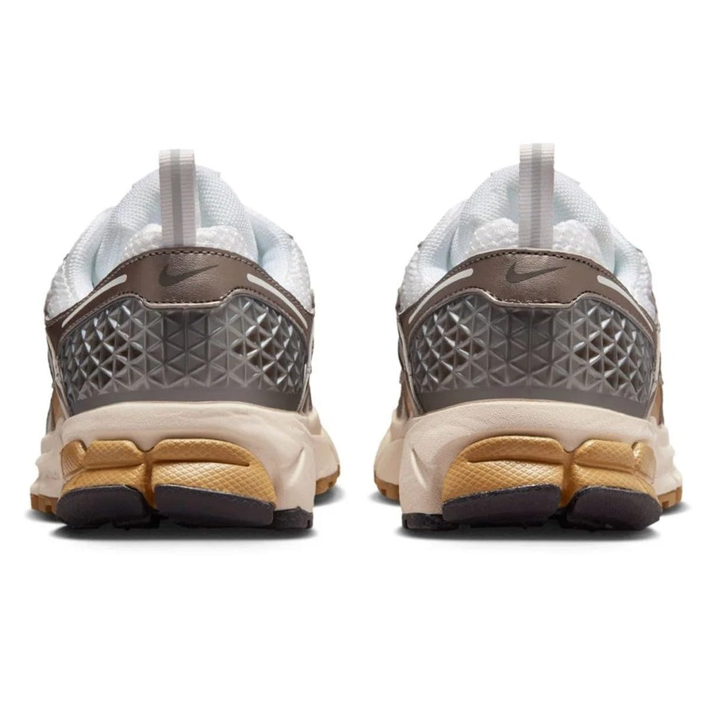 Nike Vomero 5 Big Kids' Shoes (Metallic Pewter/Parachute Beige/White/Medium Ash)